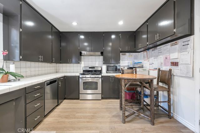 16040 Parthenia, North Hills, CA 91343