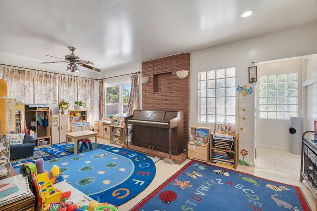 16040 Parthenia, North Hills, CA 91343