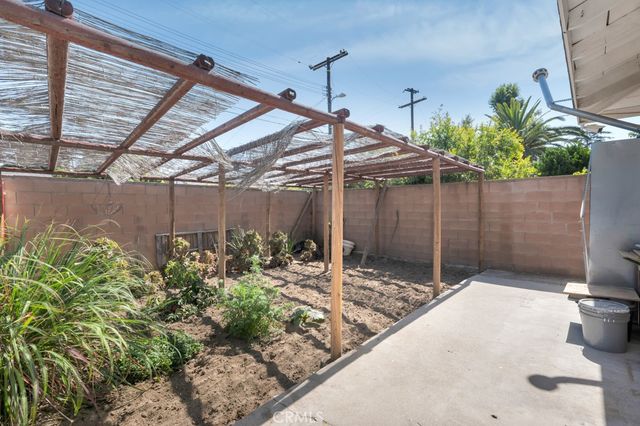 16040 Parthenia, North Hills, CA 91343
