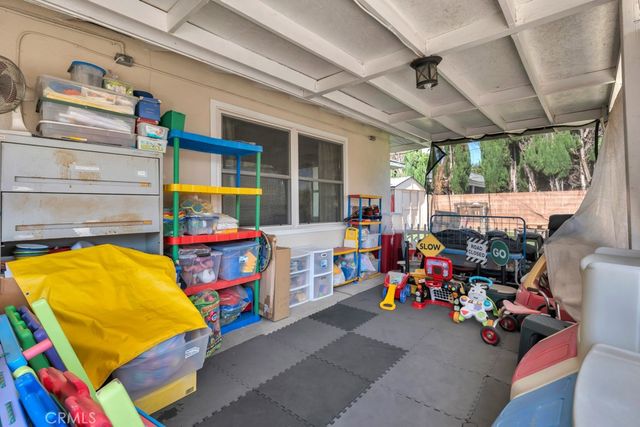 16040 Parthenia, North Hills, CA 91343