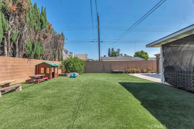 16040 Parthenia, North Hills, CA 91343