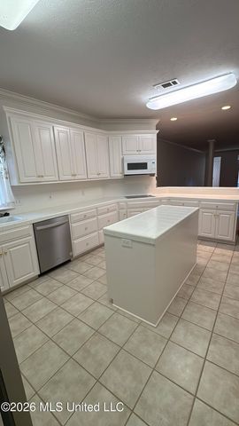 306 Colony Ridge Court, Ridgeland, MS 39157