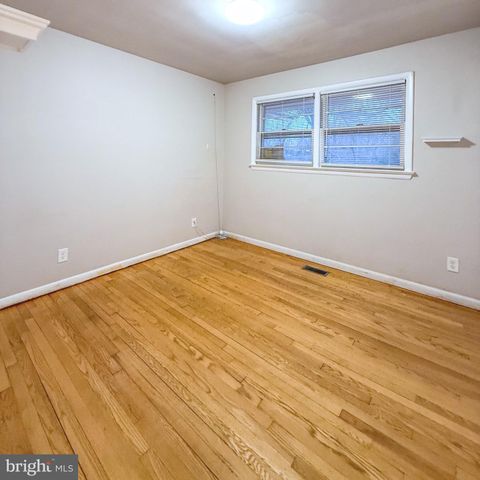 8305 FORT FOOTE RD, Fort Washington, MD 20744