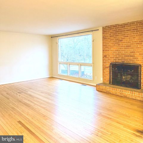 8305 FORT FOOTE RD, Fort Washington, MD 20744