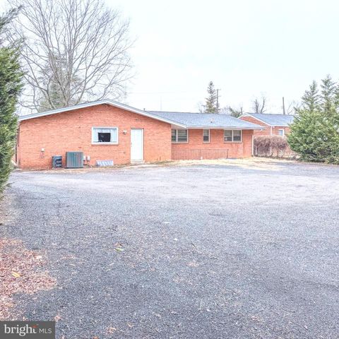 8305 FORT FOOTE RD, Fort Washington, MD 20744