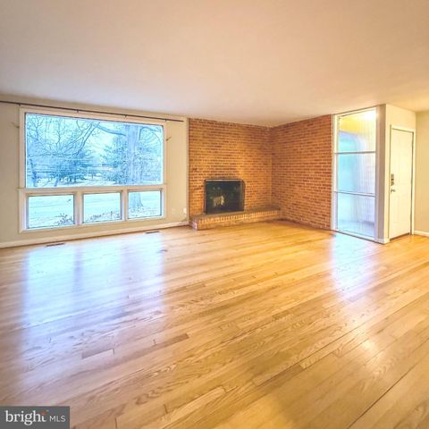 8305 FORT FOOTE RD, Fort Washington, MD 20744