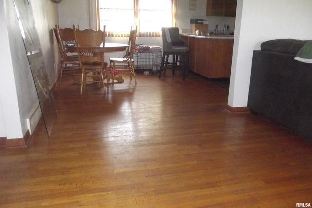 37 CRESTVIEW Drive, Chatham, IL 62629