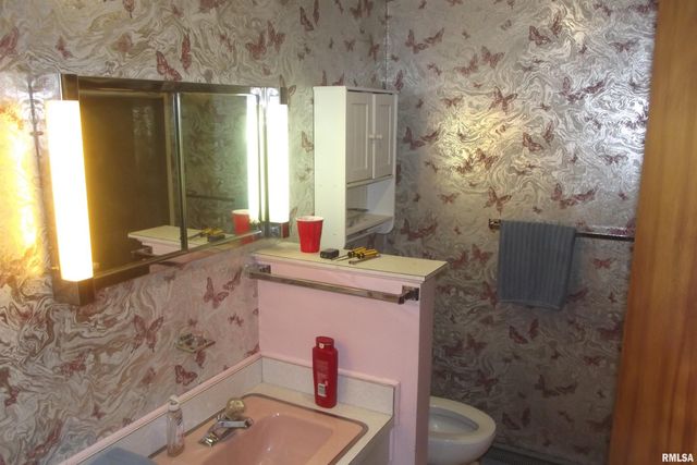 37 CRESTVIEW Drive, Chatham, IL 62629