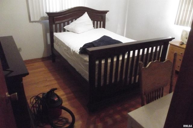 37 CRESTVIEW Drive, Chatham, IL 62629