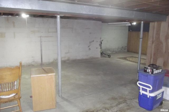 37 CRESTVIEW Drive, Chatham, IL 62629