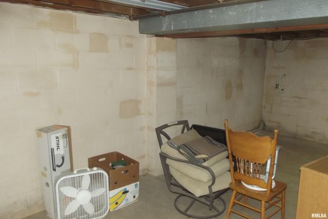 37 CRESTVIEW Drive, Chatham, IL 62629