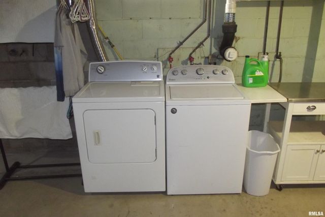 37 CRESTVIEW Drive, Chatham, IL 62629