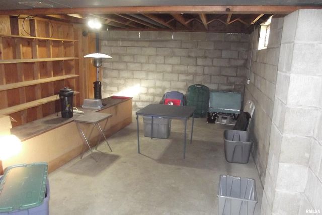 37 CRESTVIEW Drive, Chatham, IL 62629