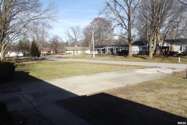 37 CRESTVIEW Drive, Chatham, IL 62629