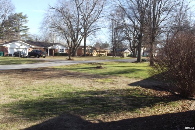 37 CRESTVIEW Drive, Chatham, IL 62629