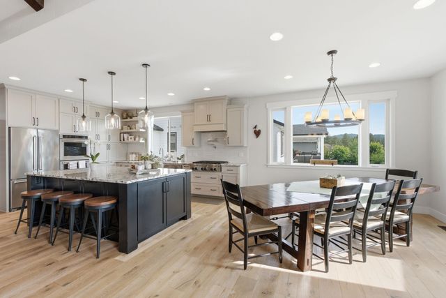 2604 S Seabiscuit Dr, Veradale, WA 99037