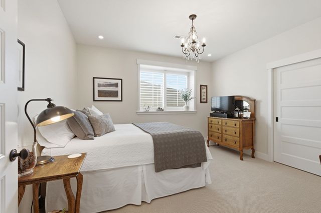 2604 S Seabiscuit Dr, Veradale, WA 99037