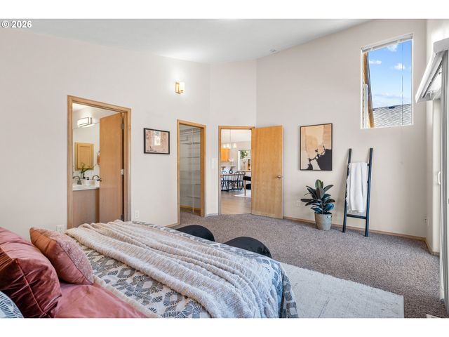 859 Sw 24th St, Troutdale, OR 97060