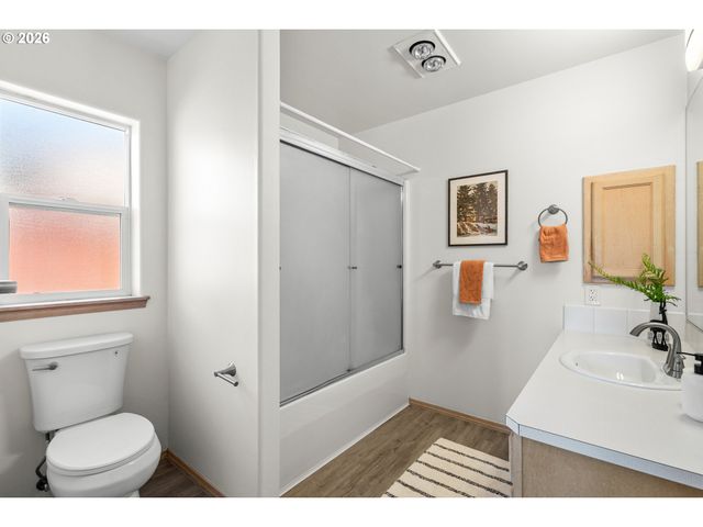859 Sw 24th St, Troutdale, OR 97060