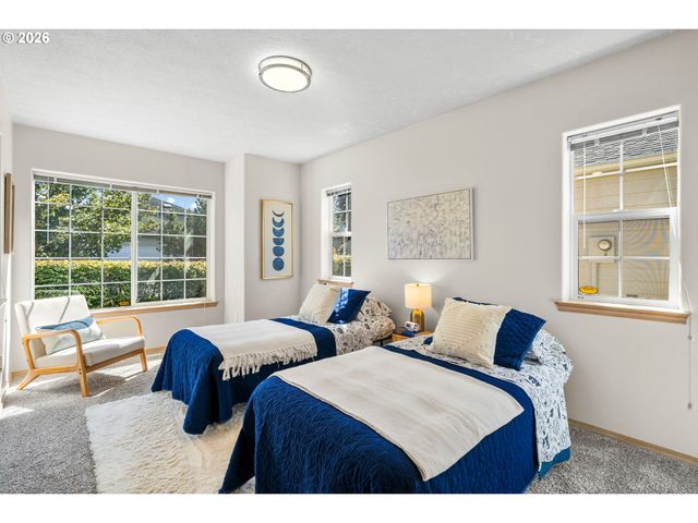 859 Sw 24th St, Troutdale, OR 97060