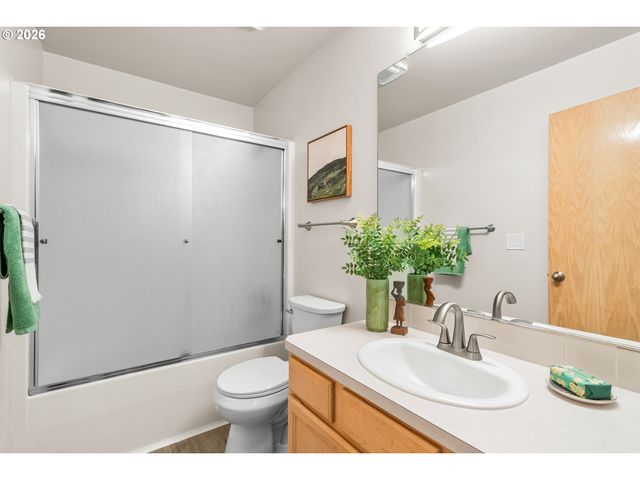859 Sw 24th St, Troutdale, OR 97060