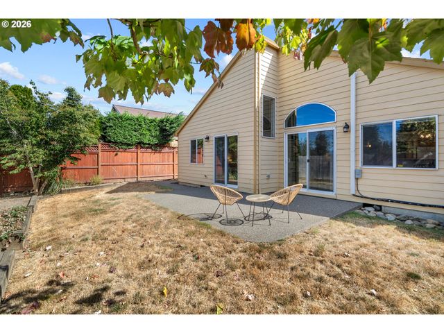 859 Sw 24th St, Troutdale, OR 97060