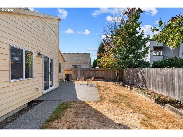 859 Sw 24th St, Troutdale, OR 97060