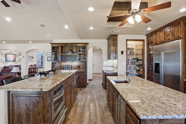 5225 County Road 304 Road, Grandview, TX 76050