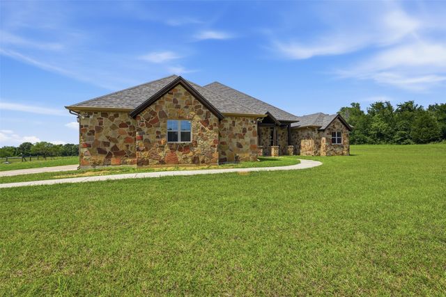 5225 County Road 304 Road, Grandview, TX 76050
