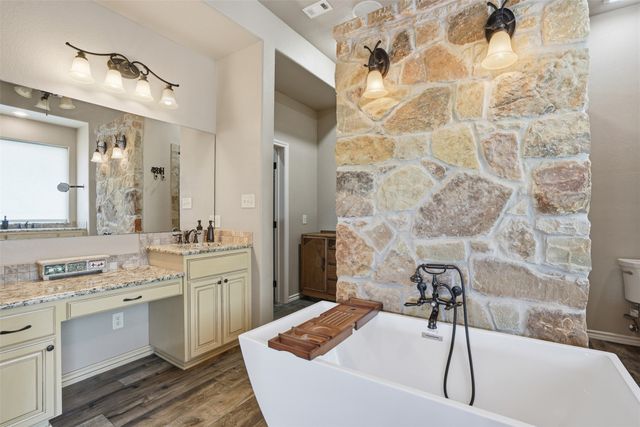 5225 County Road 304 Road, Grandview, TX 76050