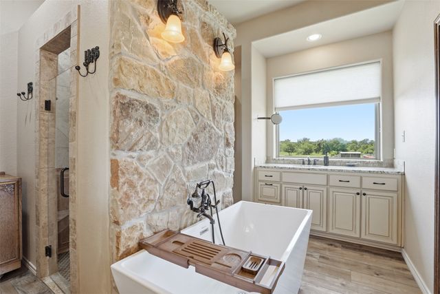 5225 County Road 304 Road, Grandview, TX 76050