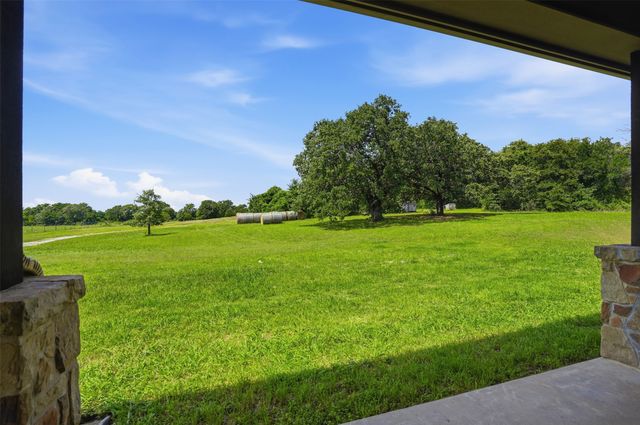 5225 County Road 304 Road, Grandview, TX 76050