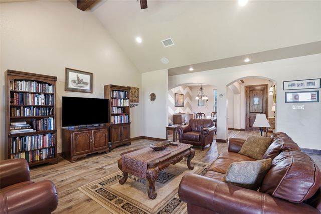 5225 County Road 304 Road, Grandview, TX 76050