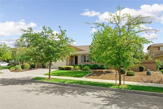 31757 Dove Court, Yucaipa, CA 92399