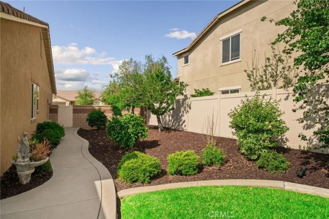 31757 Dove Court, Yucaipa, CA 92399