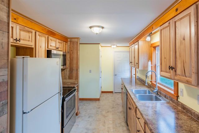 2276 County Road, Haverhill, NH 03774