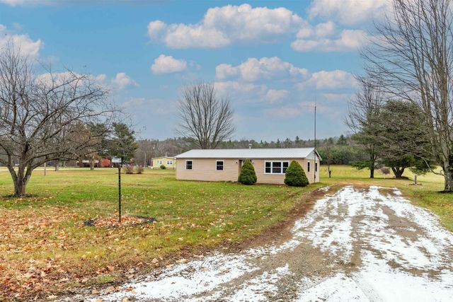 2276 County Road, Haverhill, NH 03774