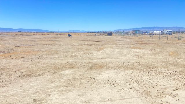 Cor Avenue A2 85 Stw, Lancaster, CA 93536