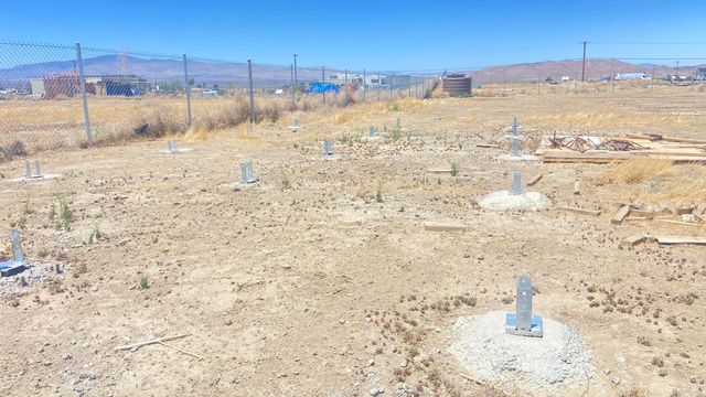 Cor Avenue A2 85 Stw, Lancaster, CA 93536