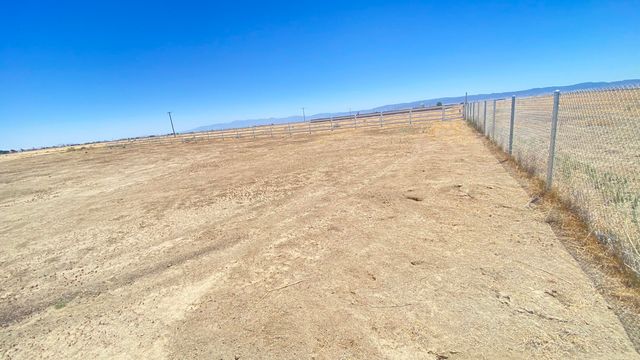 Cor Avenue A2 85 Stw, Lancaster, CA 93536