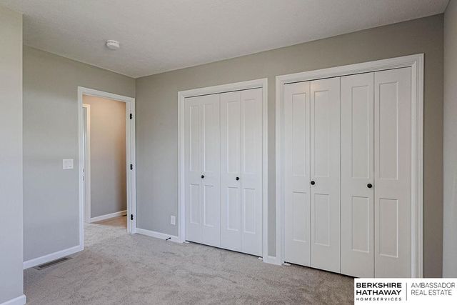 9507 S 180th Avenue, Omaha, NE 68136