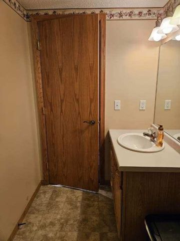 2300 22nd Drive SW, Austin, MN 55912