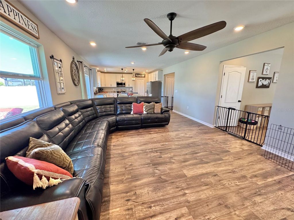 Image 25 of property listing at 4420 HOLLOW STUMP RUN, Palmetto, FL 34221