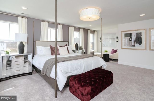 162 LEONA STEWART BLVD, Pennington, NJ 08534