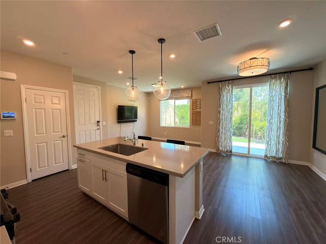 196 Bonita Lane, Rialto, CA 92376