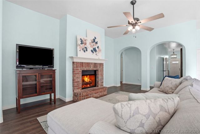 9009 N 157th East Avenue, Owasso, OK 74055