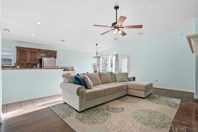 9009 N 157th East Avenue, Owasso, OK 74055