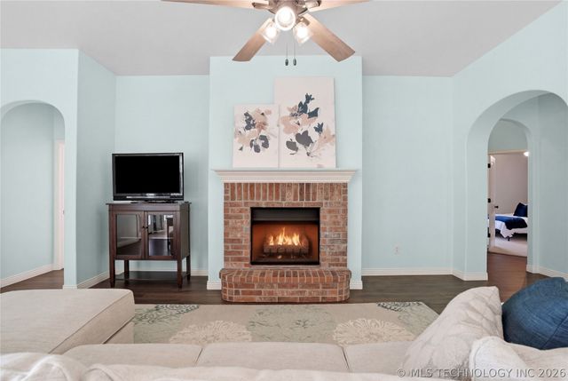 9009 N 157th East Avenue, Owasso, OK 74055