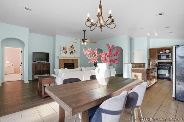 9009 N 157th East Avenue, Owasso, OK 74055