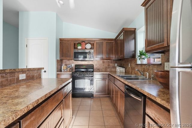 9009 N 157th East Avenue, Owasso, OK 74055